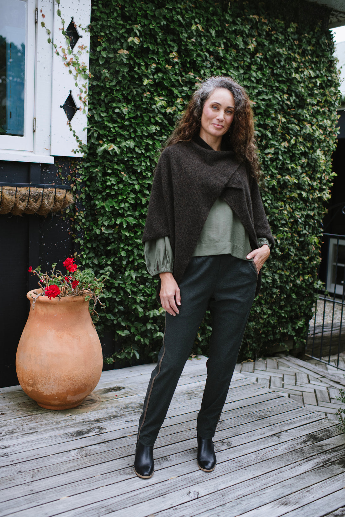 Lothlorian Takahe Cape