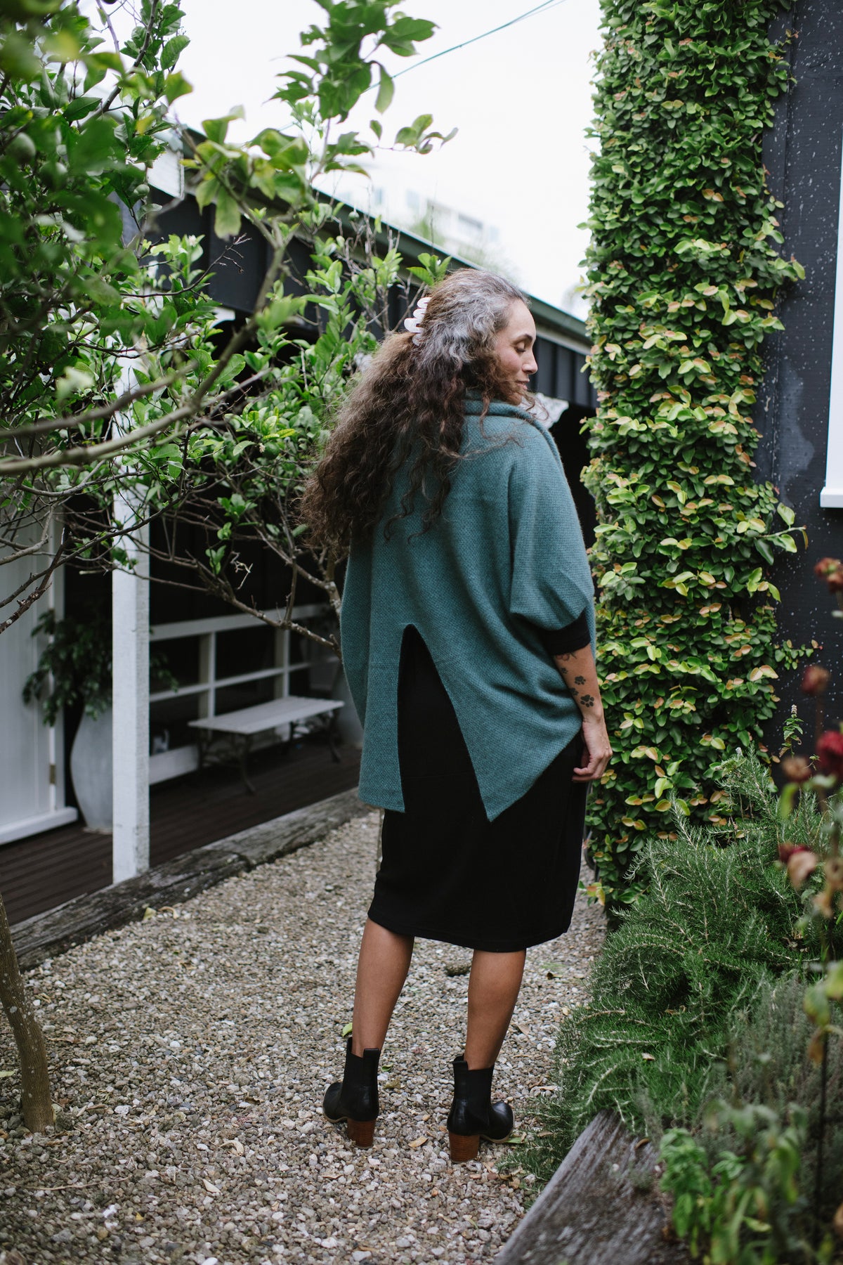 Lothlorian Takahe Cape