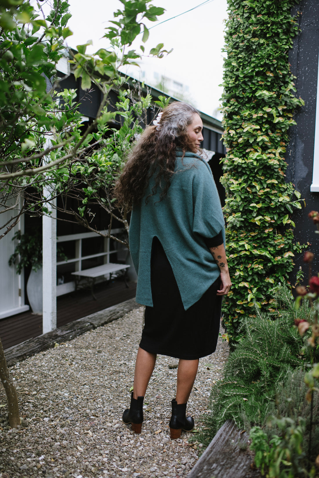 Lothlorian Takahe Cape