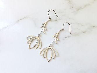 JJB Hanging Flower Earrings