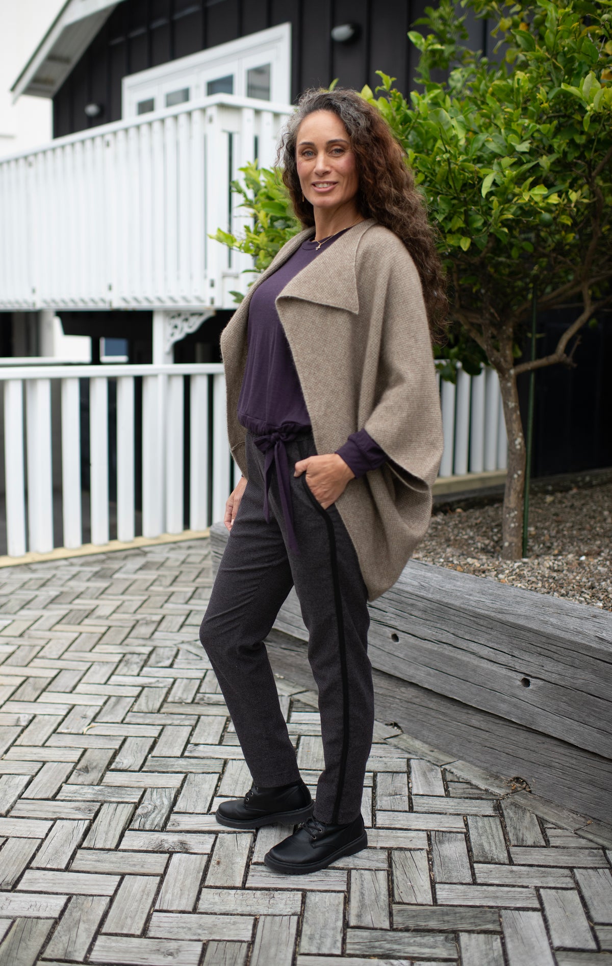 Lothlorian Takahe Cape