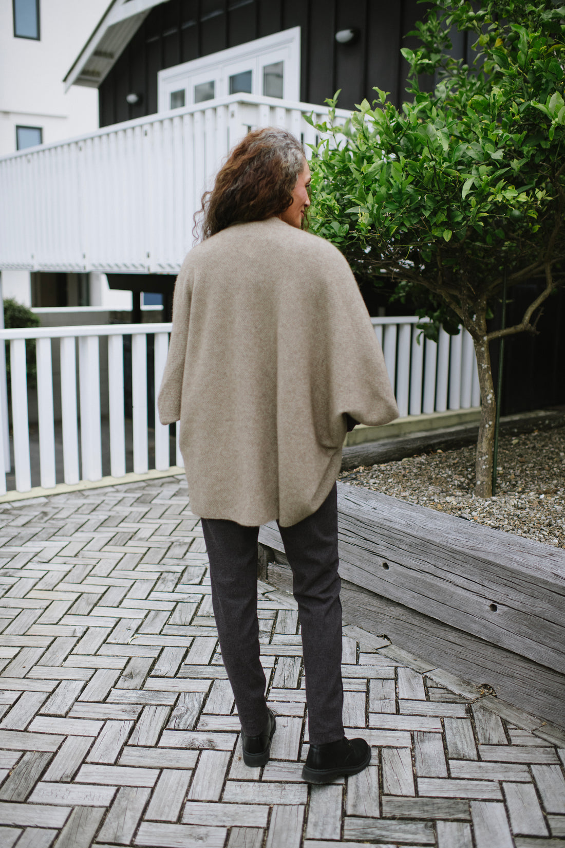 Lothlorian Takahe Cape