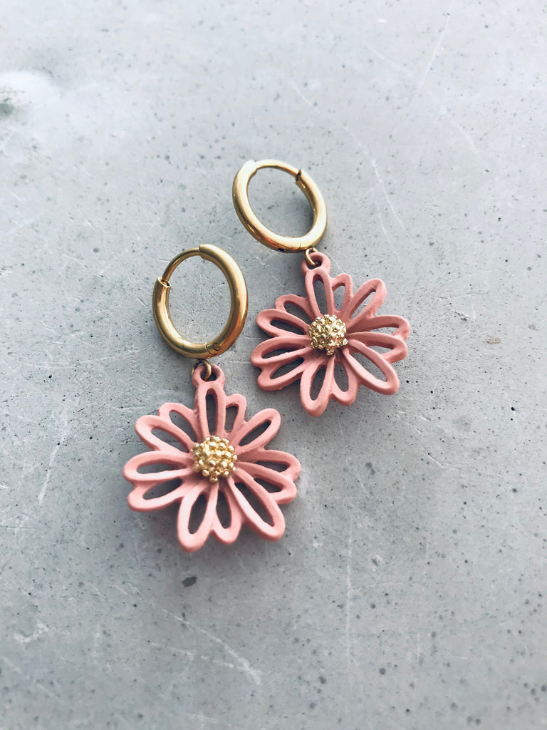 Anya Flower Earrings