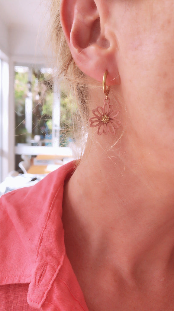Anya Flower Earrings